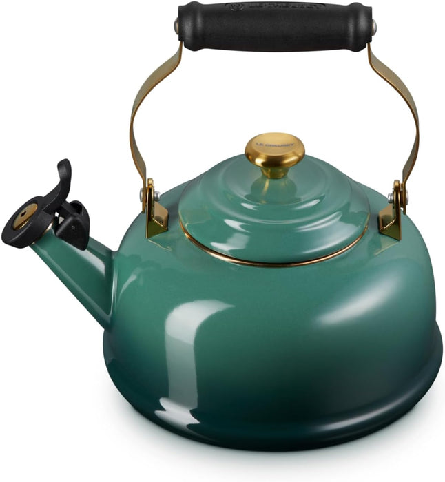 Le Creuset Whistling Kettle Signature Gold, 1.7qt