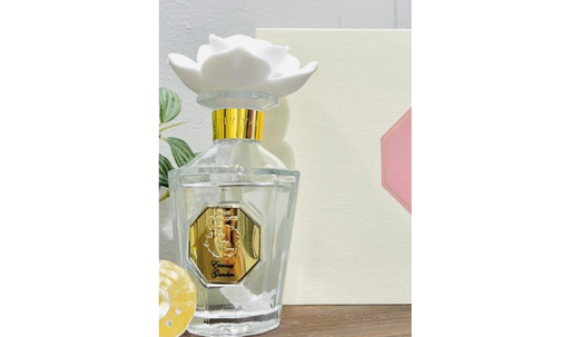 PVH Fragrance Diffuser with Ceramic Rose in Vintage Glass